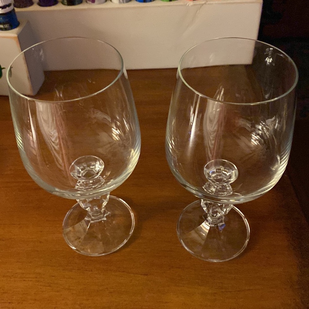 Two beautiful wine glasses 💕